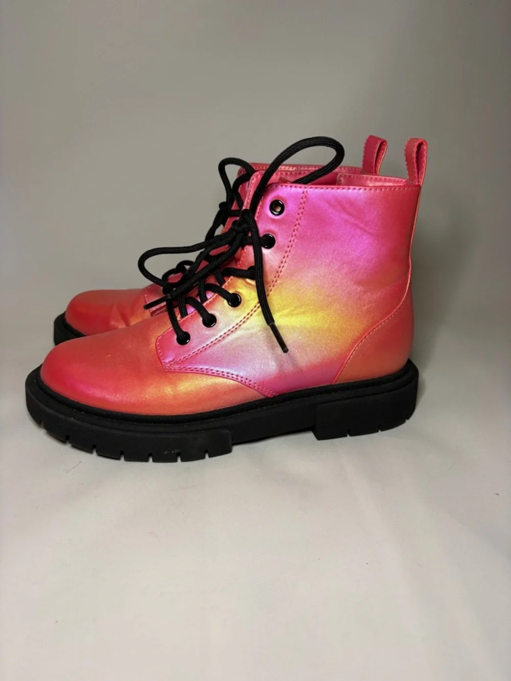 Art‎ Class Kayden Holographic Iridescent Lace-Up Combat Boots Big Kids Size 4